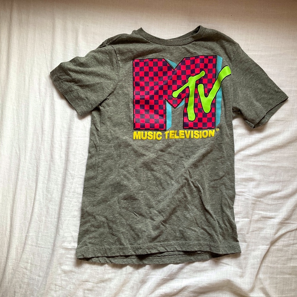 MTV shirt Brand MTV color grey and pink size 10-12